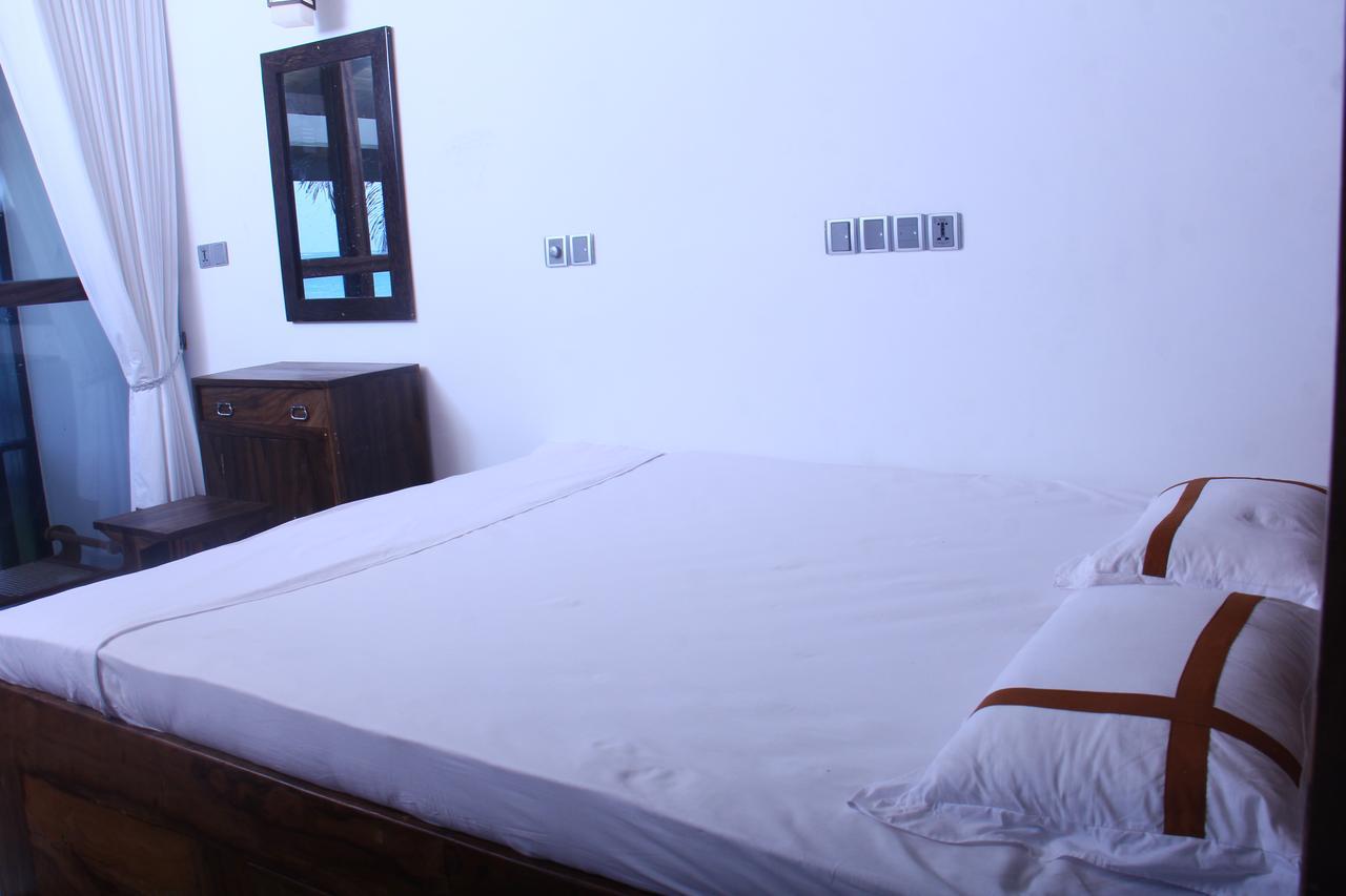 Love Birds Beach Hotel Матара Екстер'єр фото